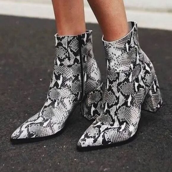 TONY BIANCO Women's High Heel Animal Print Closed Toe Leather Boots Size… - Picture 1 of 14